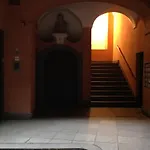 Madama
